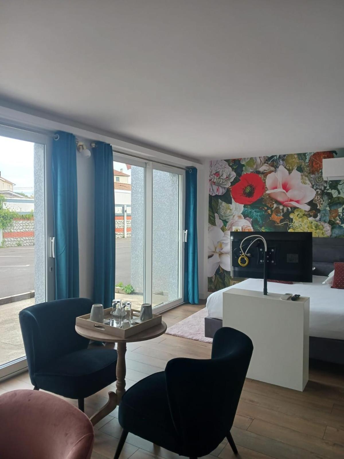Touraco Bed & Breakfast Villars-les-Dombes Exterior photo